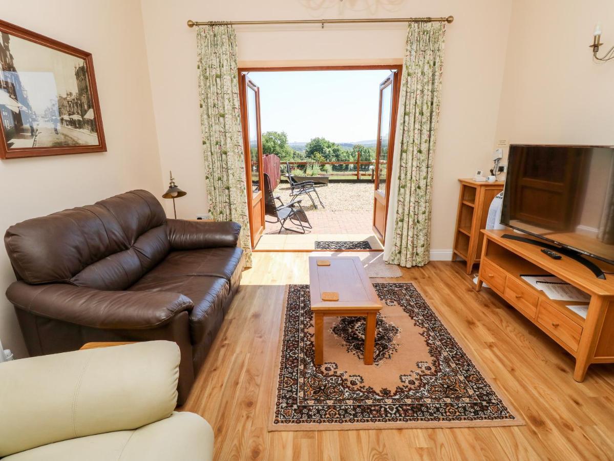 3 The Stables Villa Havenstreet  Екстериор снимка