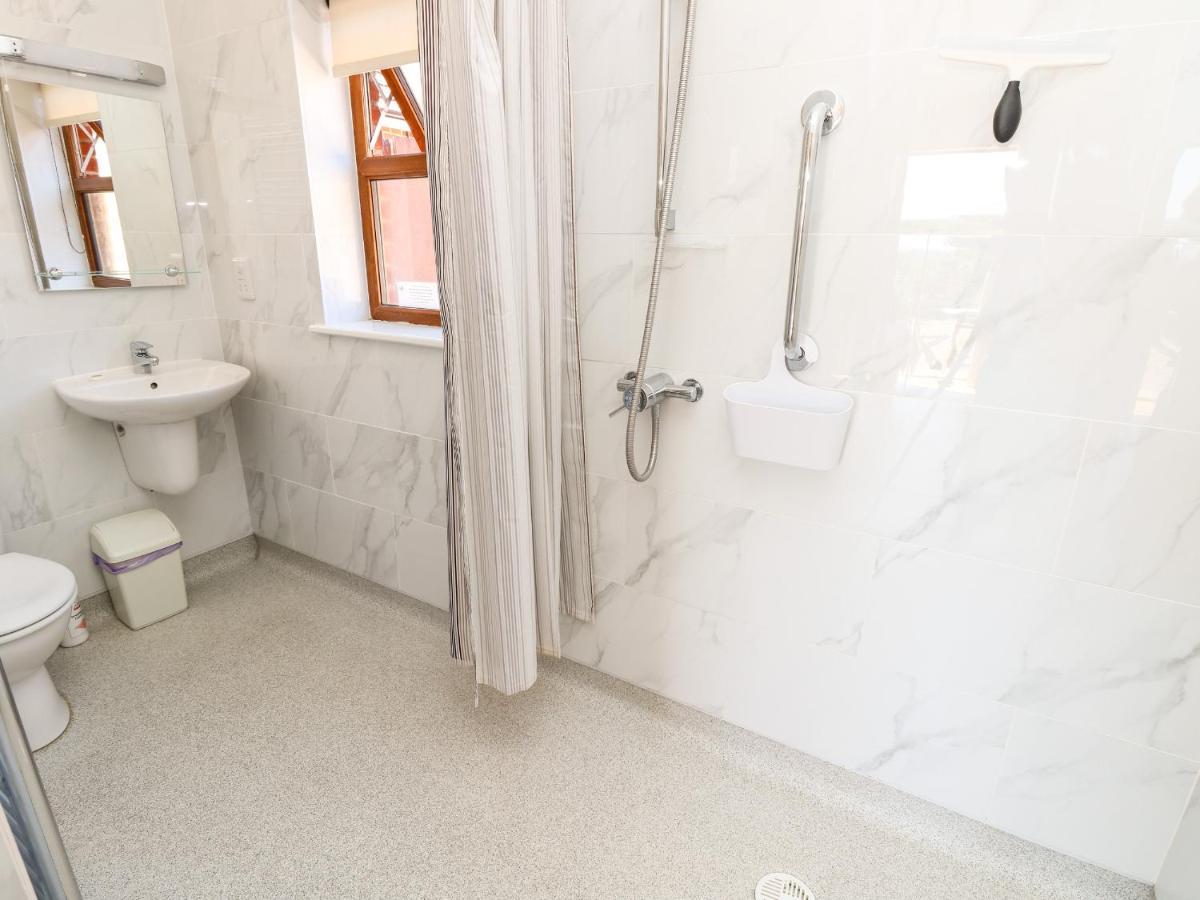 3 The Stables Villa Havenstreet  Екстериор снимка